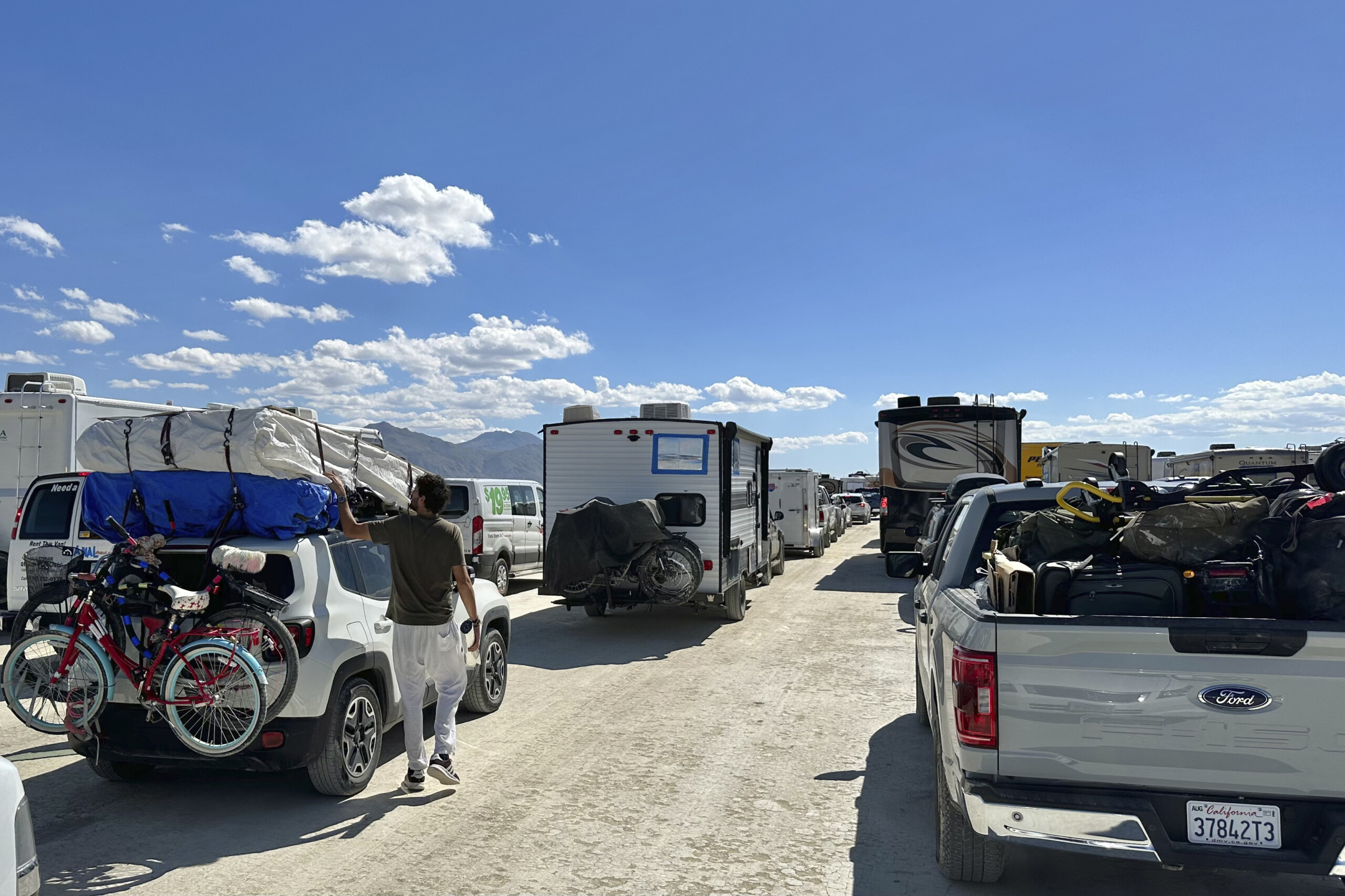 un homme retrouve mort au festival burning man enquete pour homicide scaled