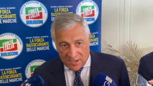 moyen orient tajani nous agirons si des italiens sont arretes sur la flottille
