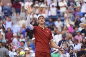 us open sinner bat bublik en trois sets et se qualifie pour les quarts de finale