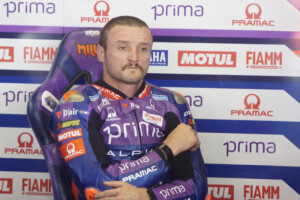 motogp yamaha miller renouvelle son contrat avec prima pramac pour 2026