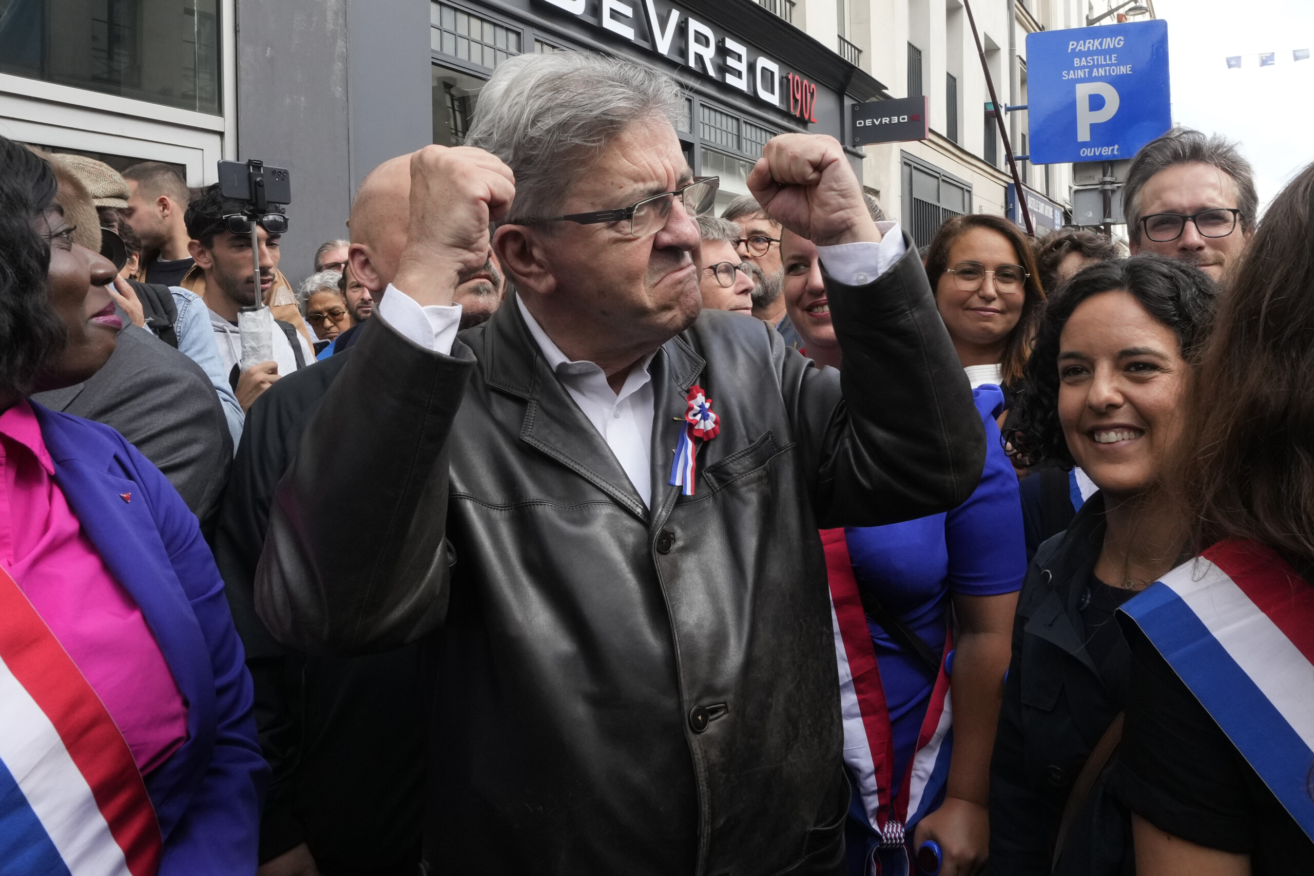 melenchon le 10 septembre nous bloquerons tout pour faire partir macron scaled