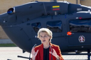 ukraine von der leyen le kremlin se moque de la diplomatie et tue sans discrimination
