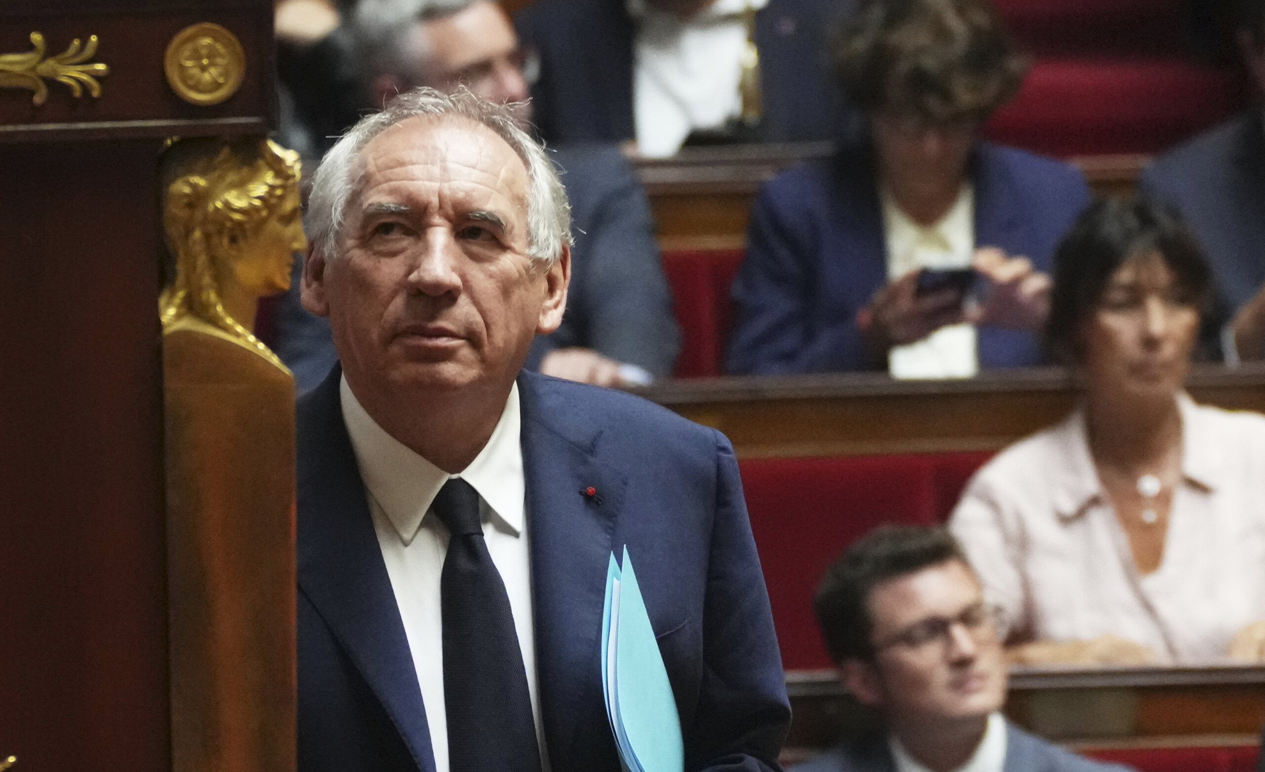 france chute du gouvernement bayrou 364 voix contre la confiance scaled