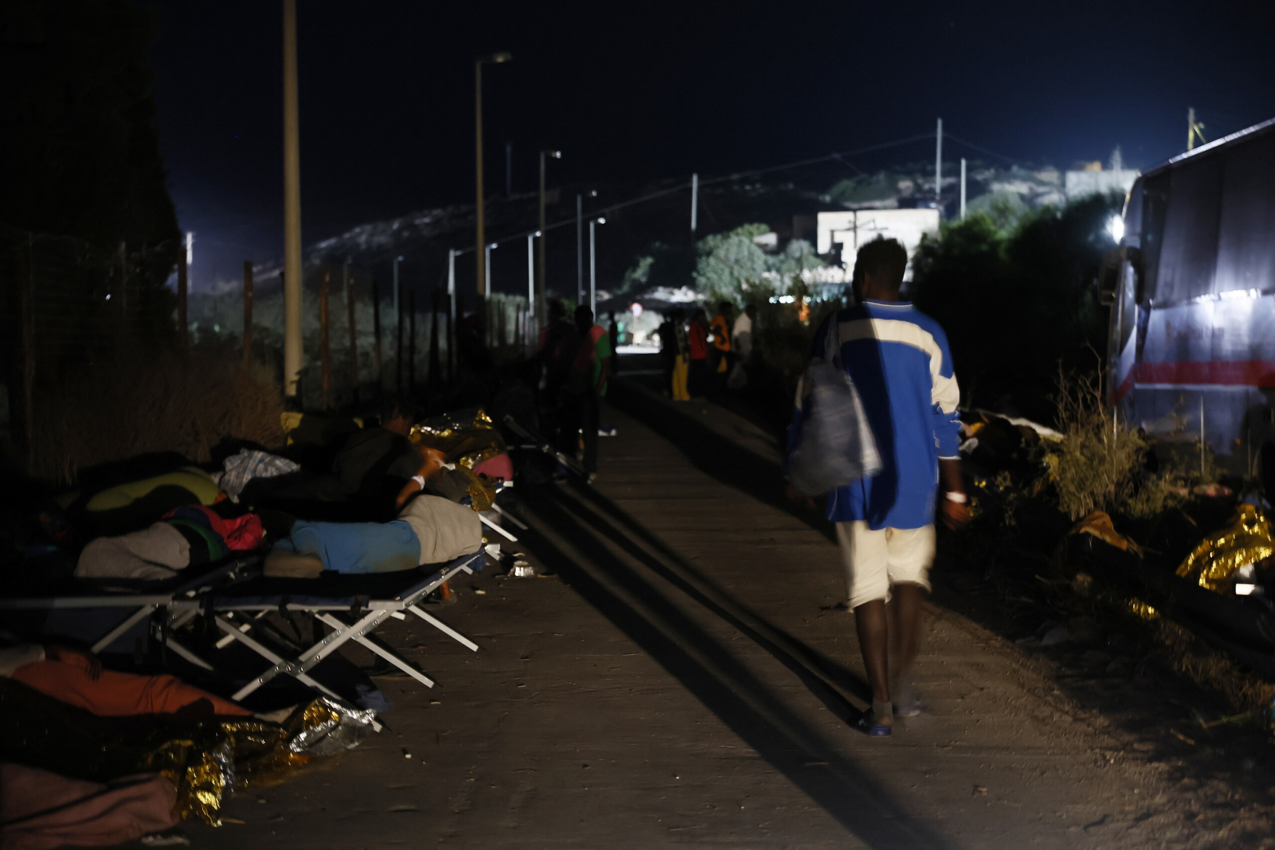 migrants nouveaux debarquements a lampedusa 1 535 dans le hotspot scaled