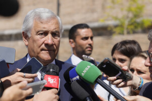 gaza tajani la flottille il existe des moyens plus surs daider la population