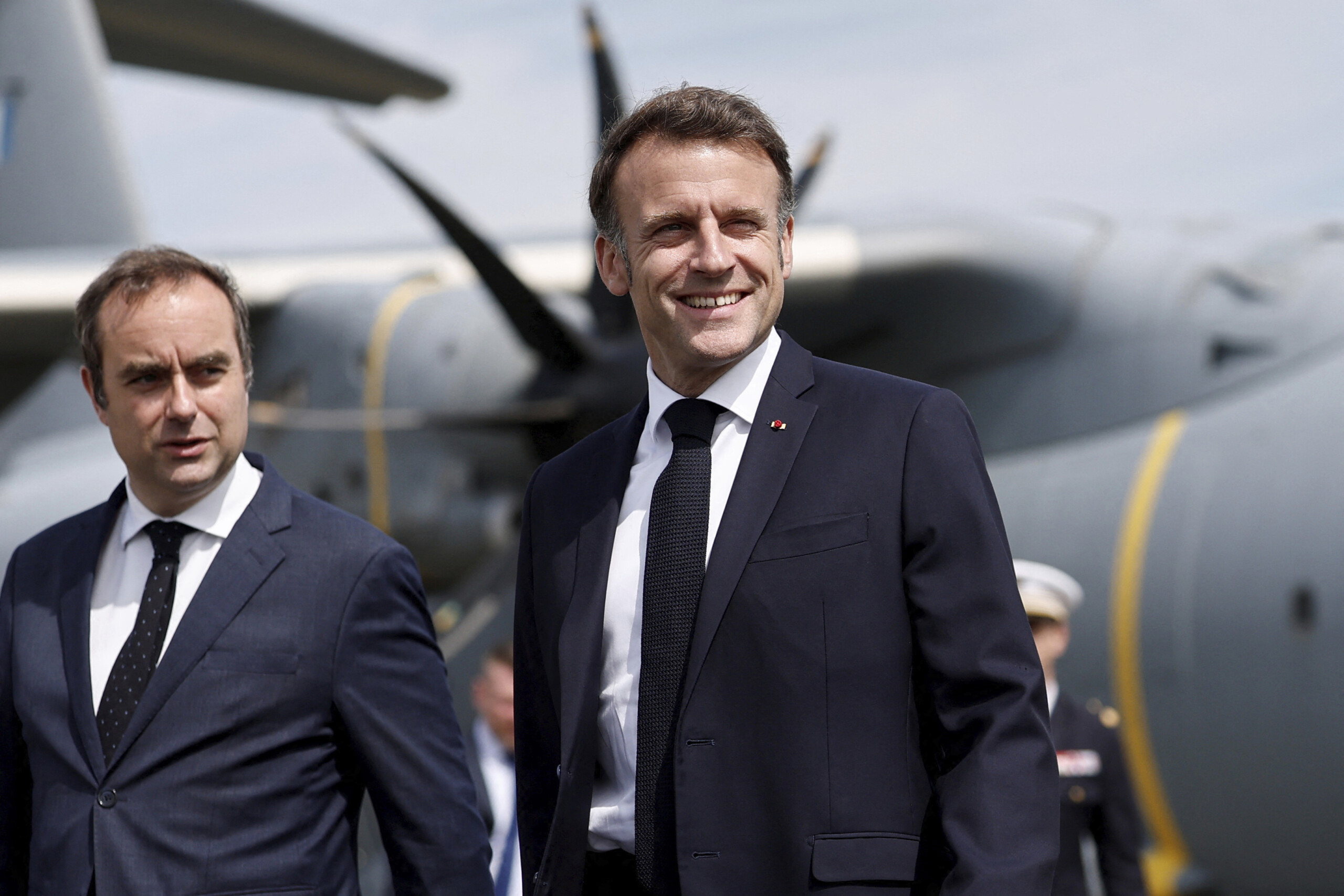 ukraine macron annonce que la france deploie trois chasseurs pour proteger la pologne scaled