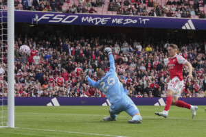 premier league arsenal ecrase nottingham forest 3 0