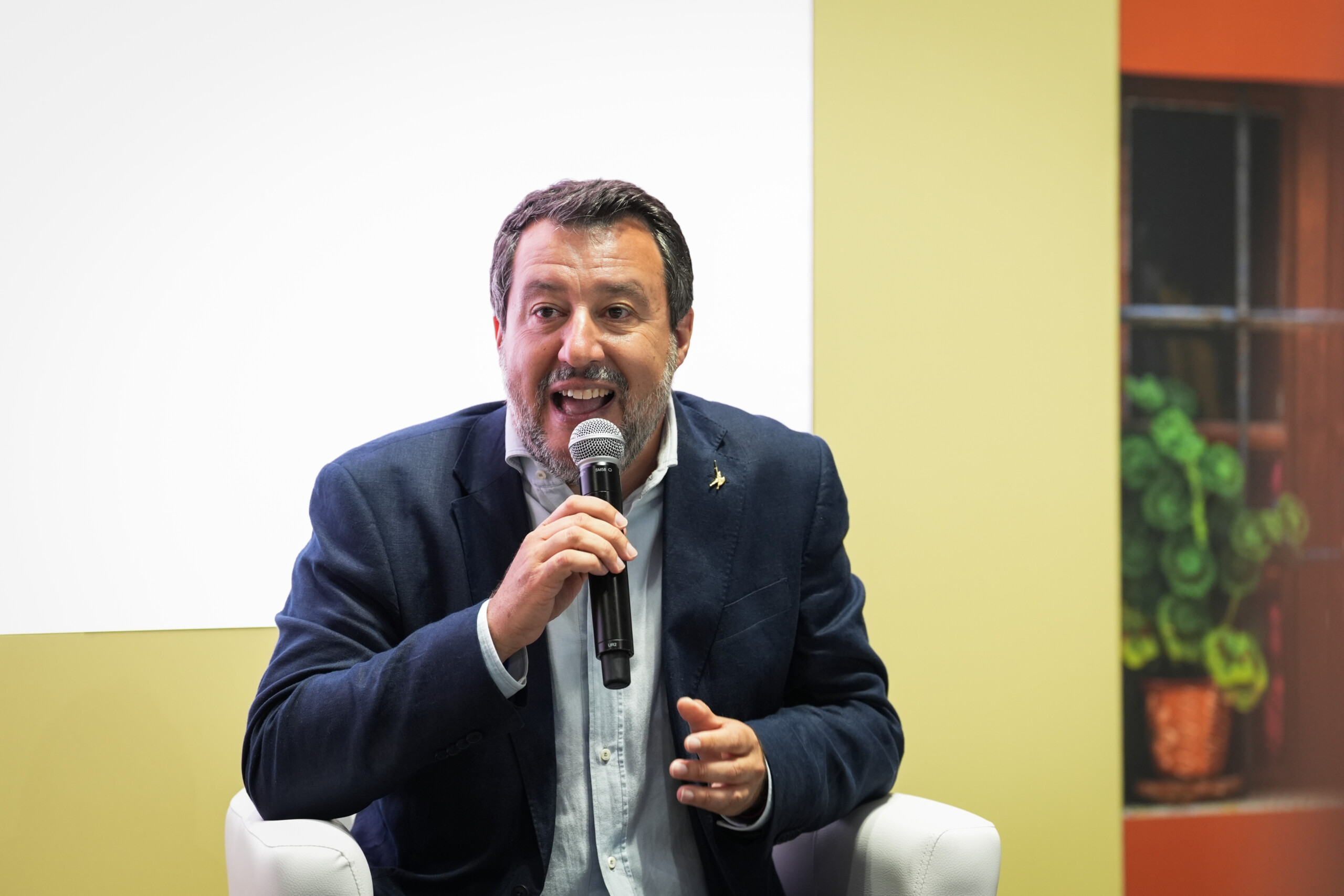 manoeuvre salvini souleve lintervention sur les extra profits a la lega lega federale scaled