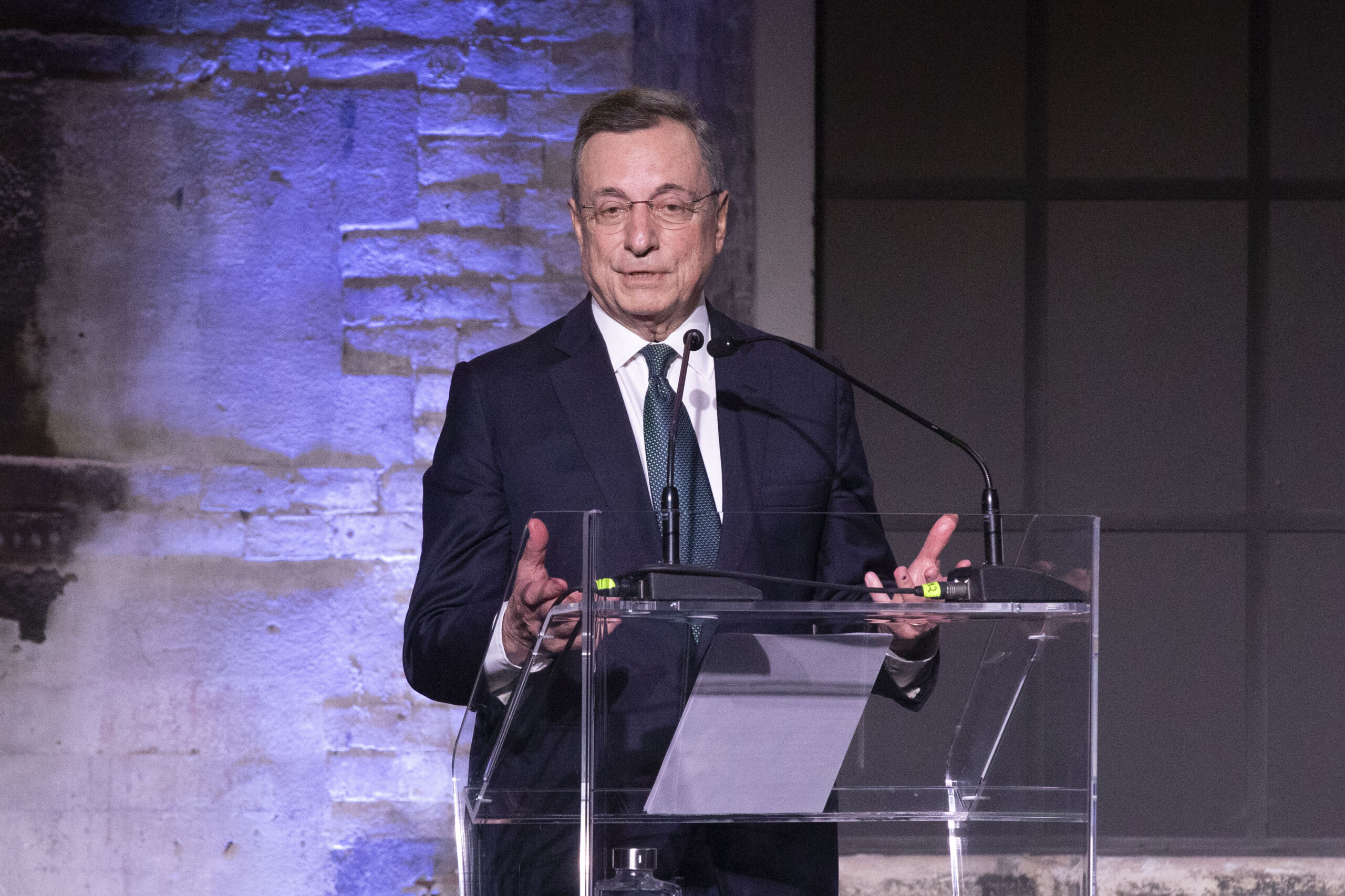 ue draghi il faut desormais 1 200 milliards dinvestissements dont 510 milliards publics scaled
