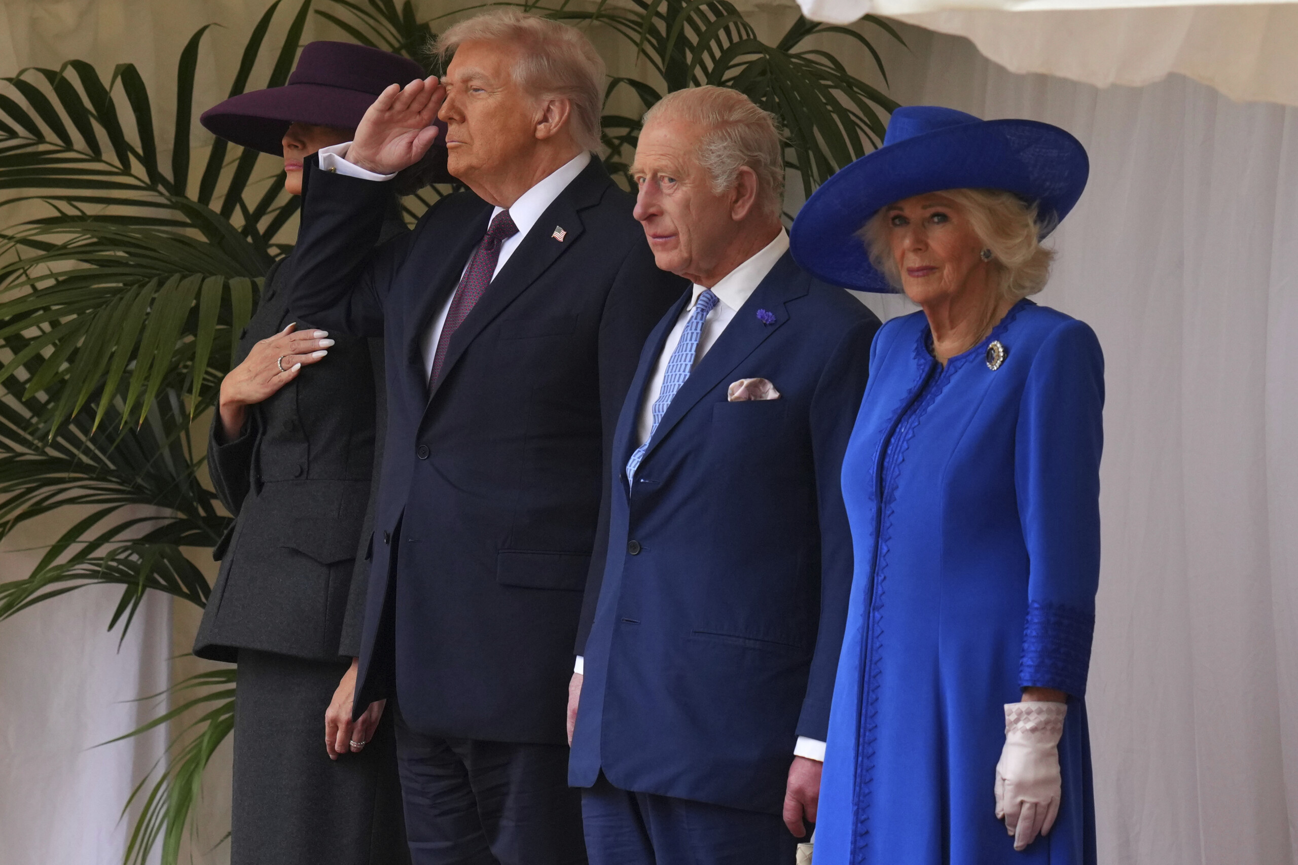 trump arrive a windsor accueilli par le roi charles scaled