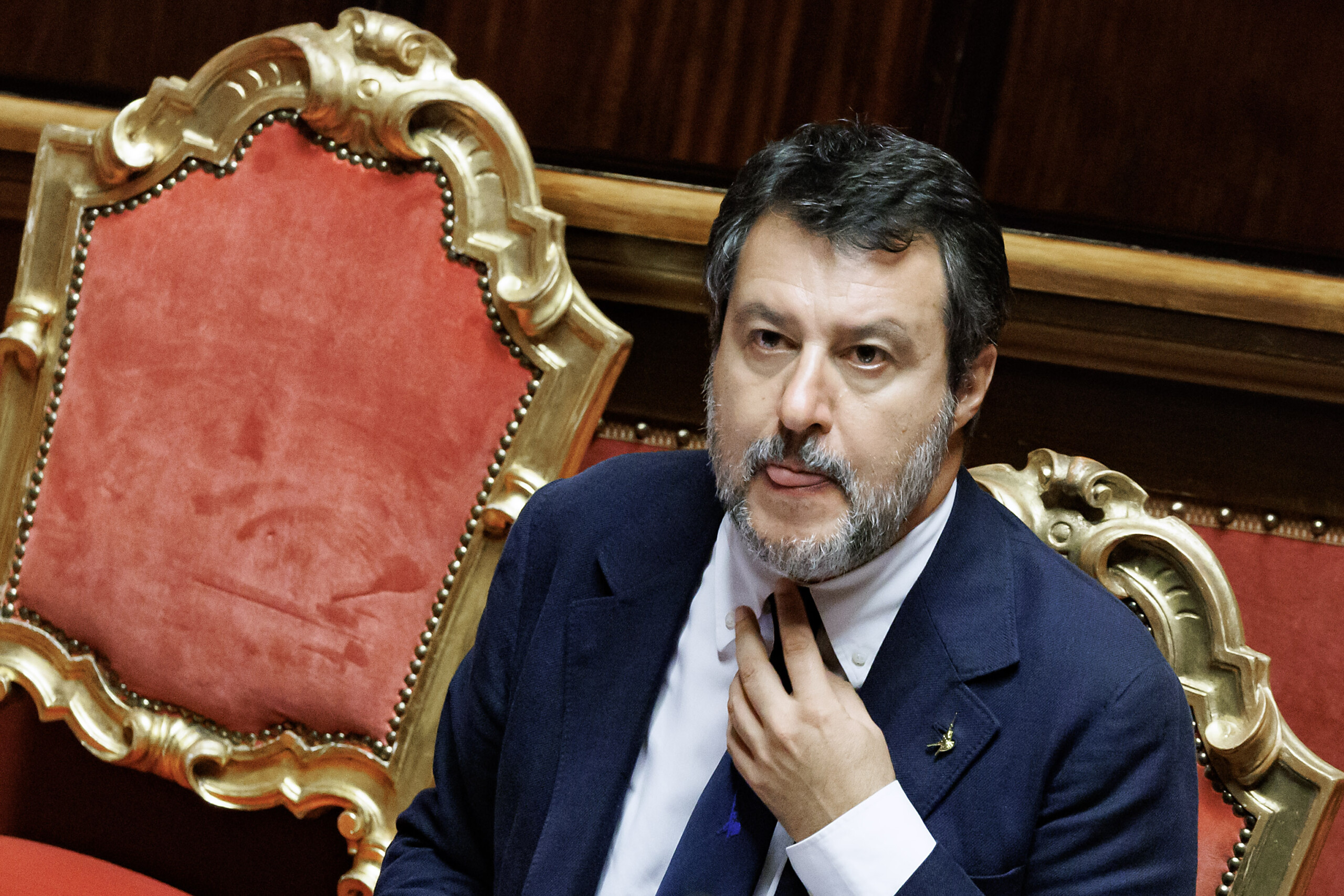 ukraine salvini serrer la main de lambassadeur russe cest juste si lon souhaite dialoguer scaled