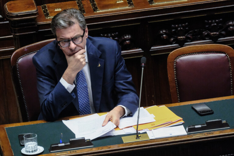 banques giorgetti fusion bpm credit agricole il y a une loi je la fais respecter