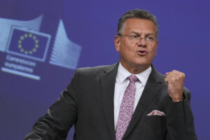 droits de douane sefcovic les constructeurs automobiles europeens economiseront 600 millions deuros par mois apres laccord avec les etats unis