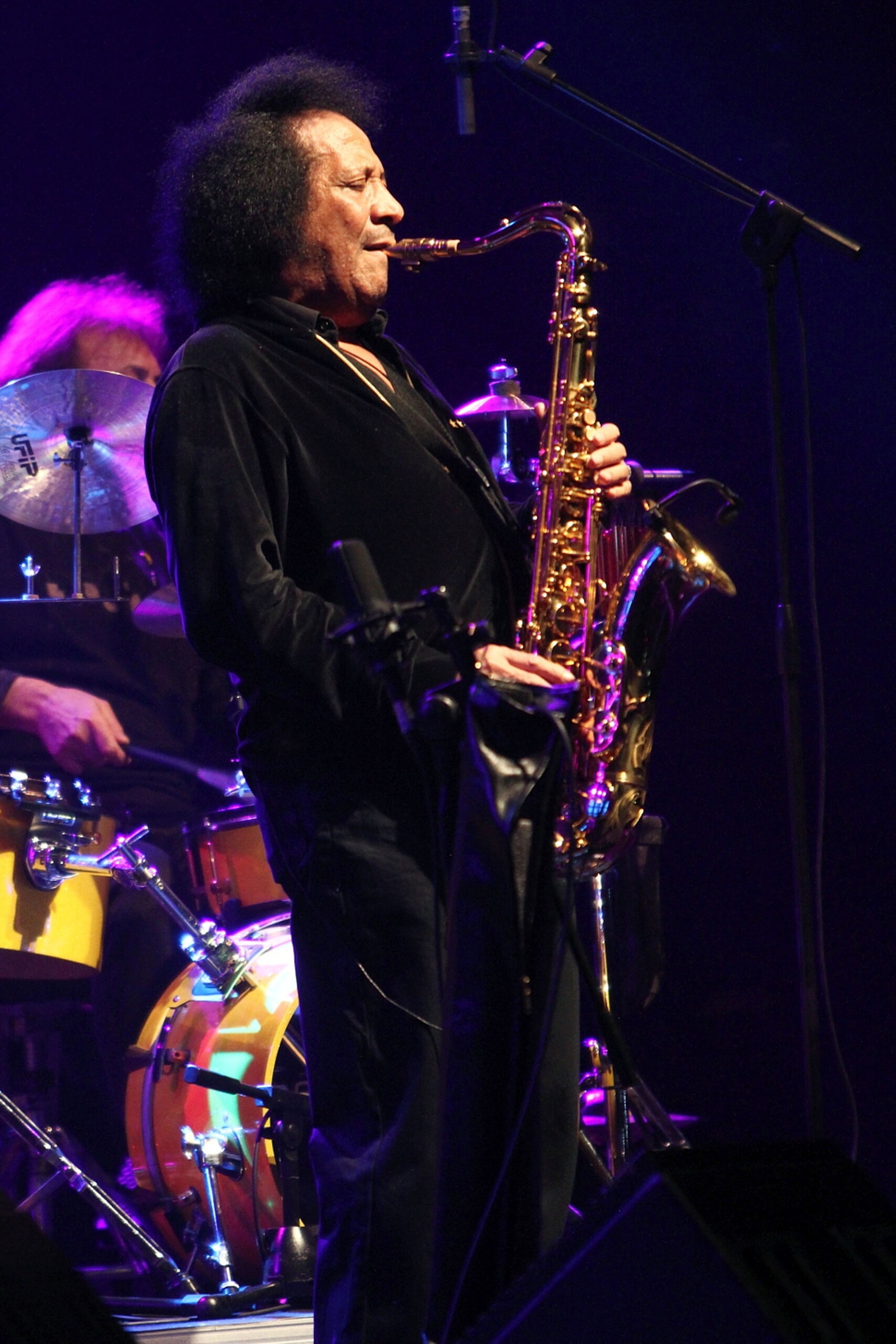 musique james senese hospitalise pour une pneumonie son etat est grave scaled