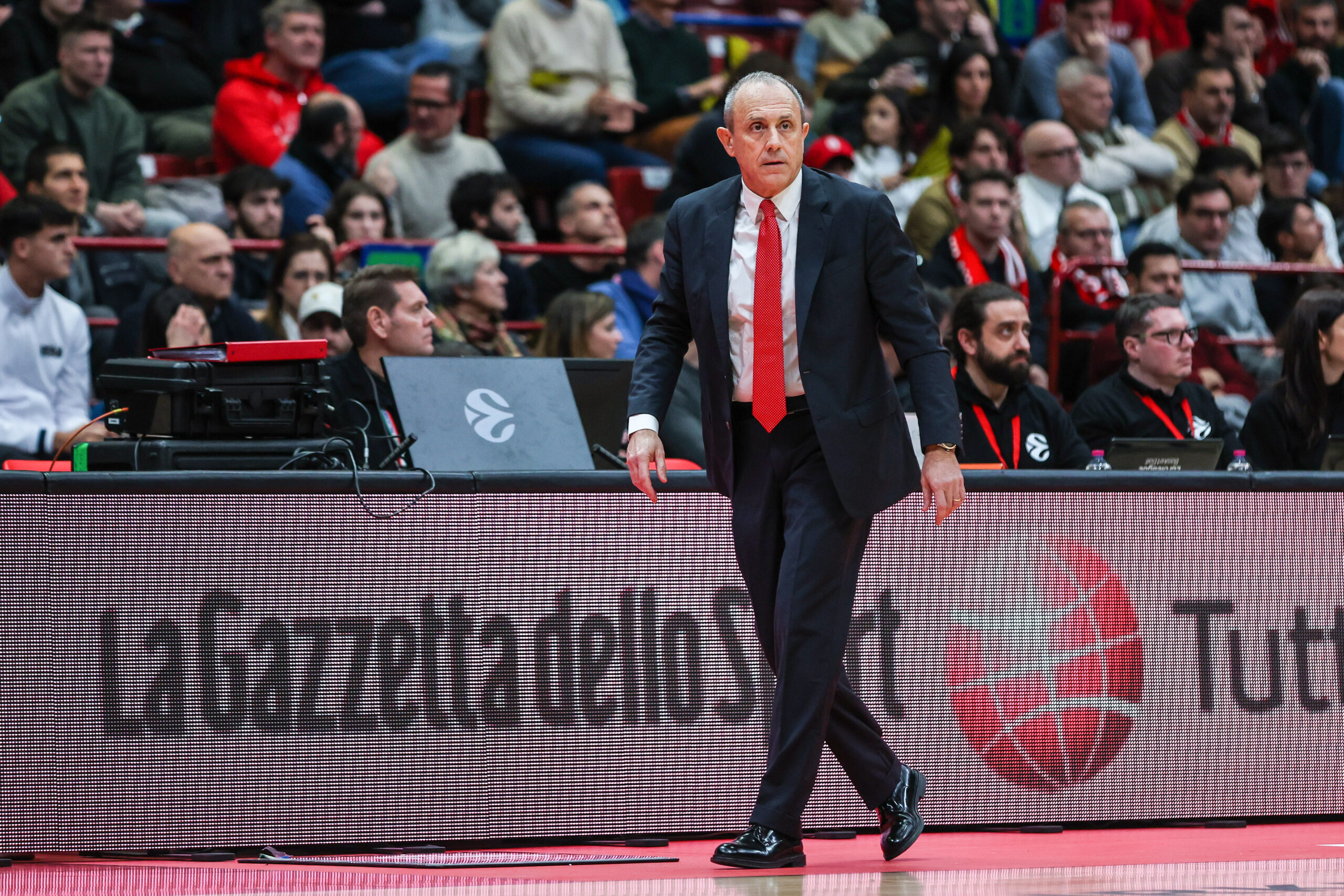 basket olimpia milano remporte la supercoupe ditalie brescia sincline en finale 90 76 scaled