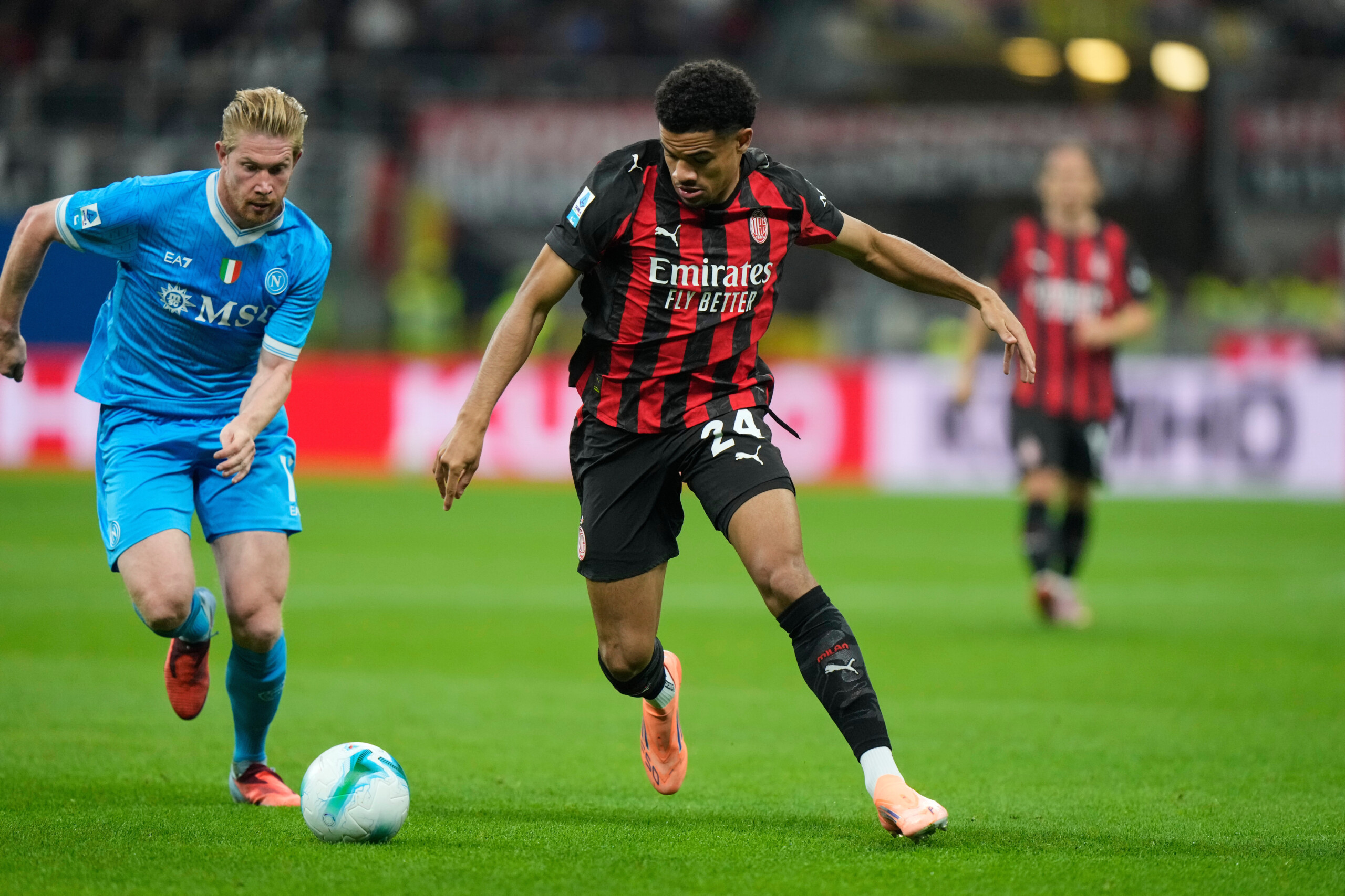 football serie a milan napoli 2 1 en tete scaled