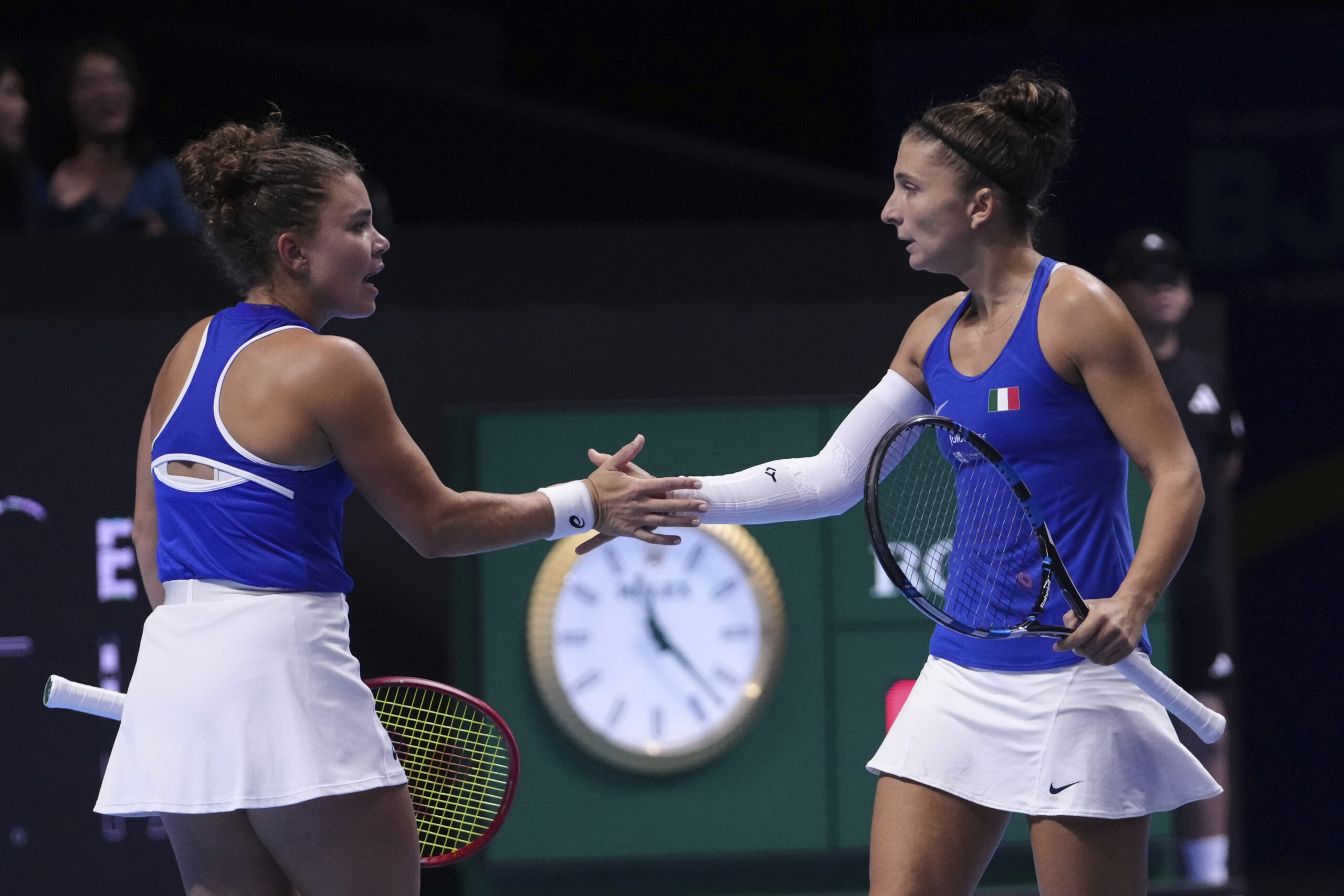 tennis wta pekin errani paolini se qualifient pour les quarts de finale en double scaled