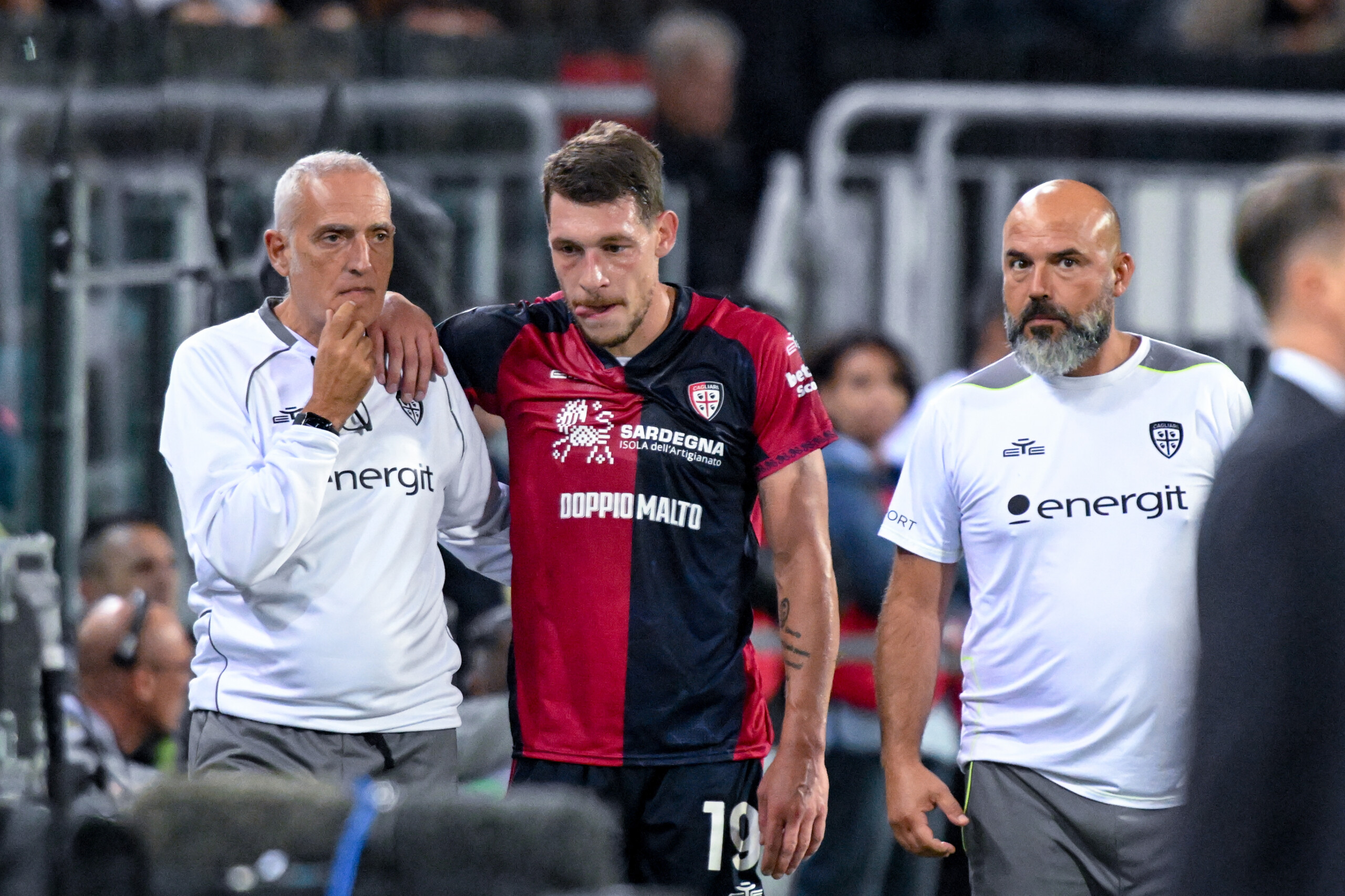 football cagliari belotti opere du ligament croise intervention reussie scaled