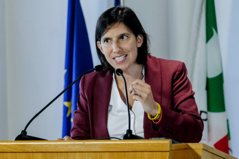 flottille schlein merveilleuse place litalie vaut mieux que ceux qui la gouvernent