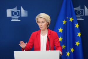 ue von der leyen devant le parlement europeen leurope est menacee nouvel appel a lunite