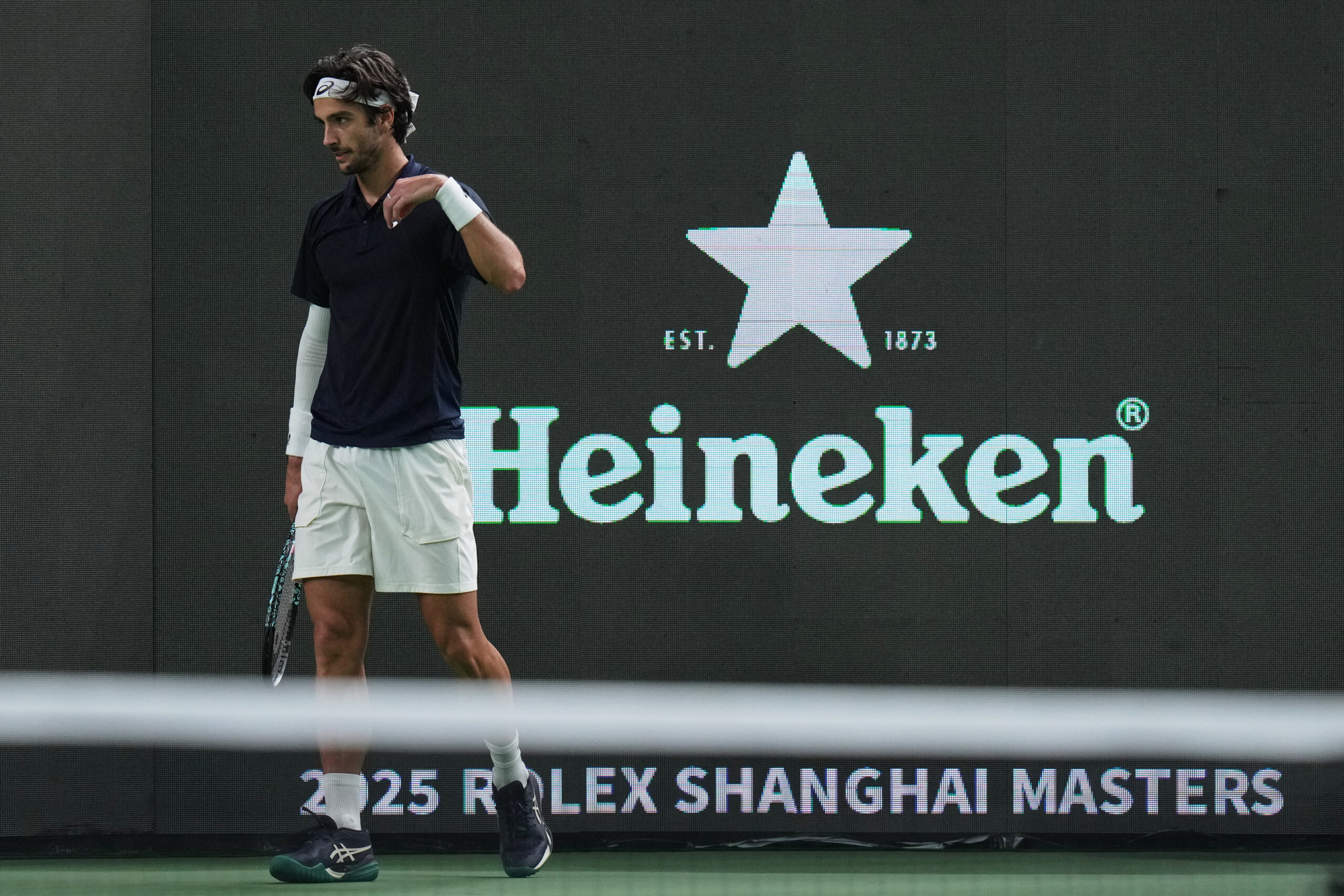 atp shanghai musetti elimine en huitiemes auger aliassime simpose en deux sets scaled