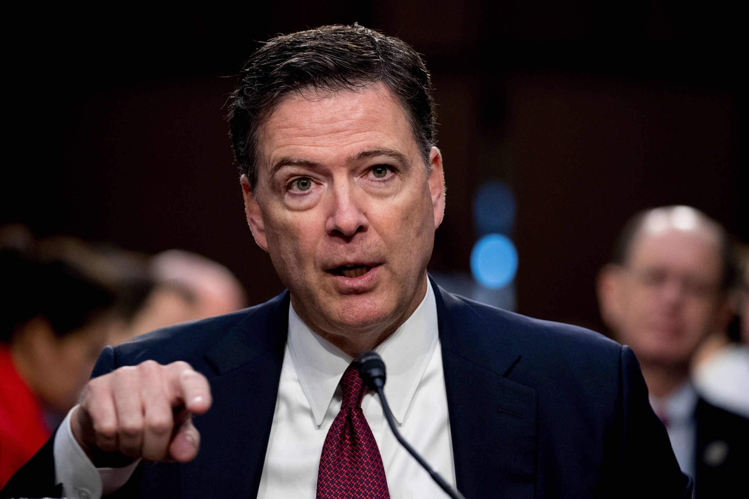 etats unis lancien directeur du fbi comey au tribunal il plaide non coupable scaled