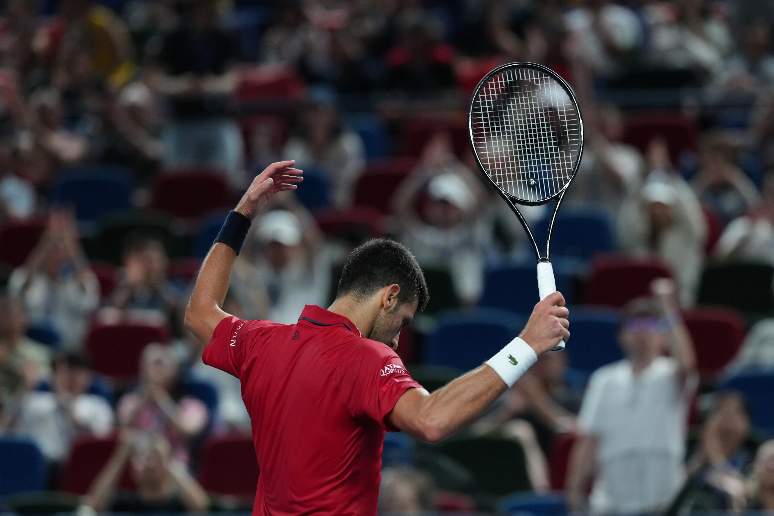 tennis leternel djokovic bat bergs et se qualifie pour les demi finales a shanghai scaled