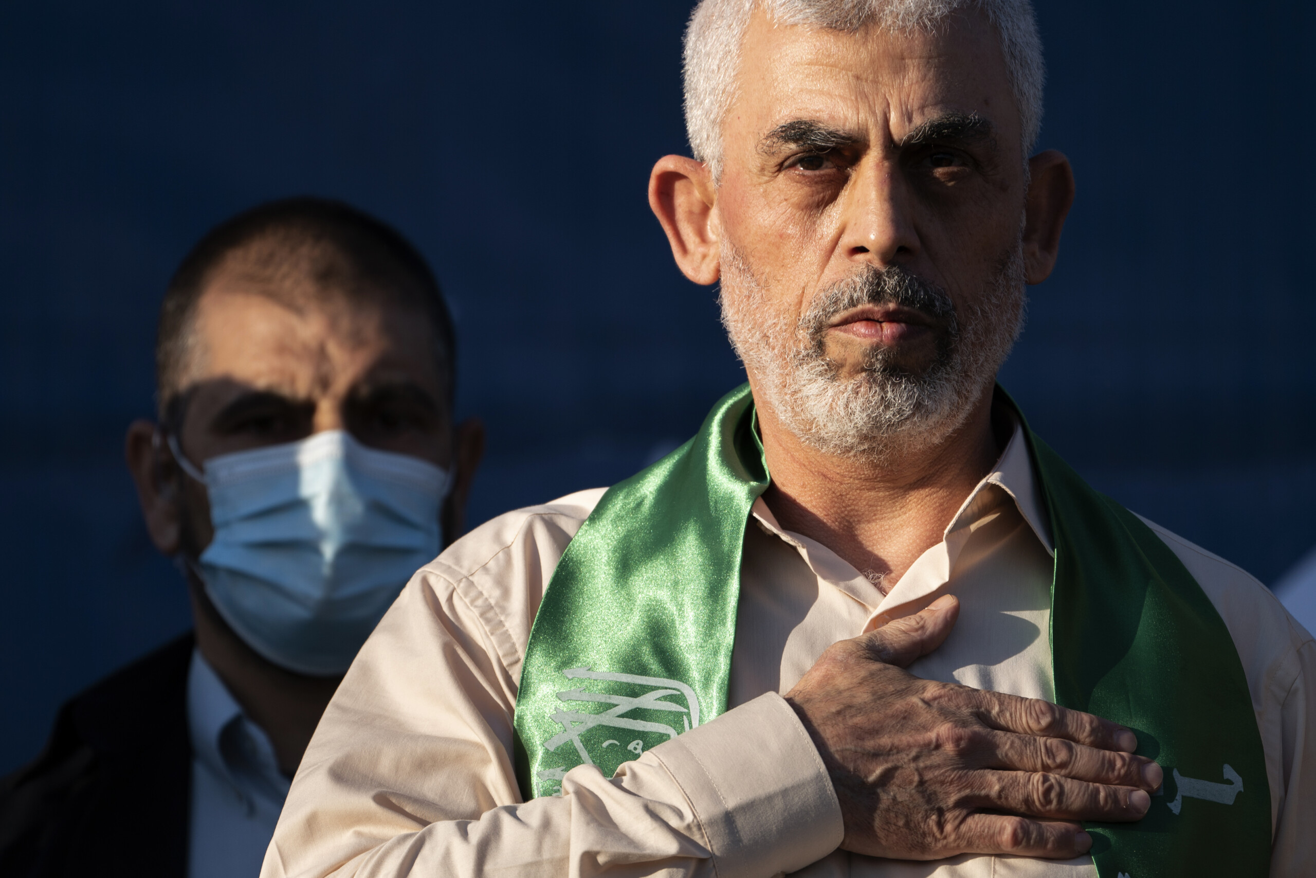 gaza nyt dans le bunker de sinwar une note avec des instructions pour attaquer des civils scaled