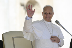 pape nous vivons a une epoque ou les personnes sont considerees comme sacrifiables