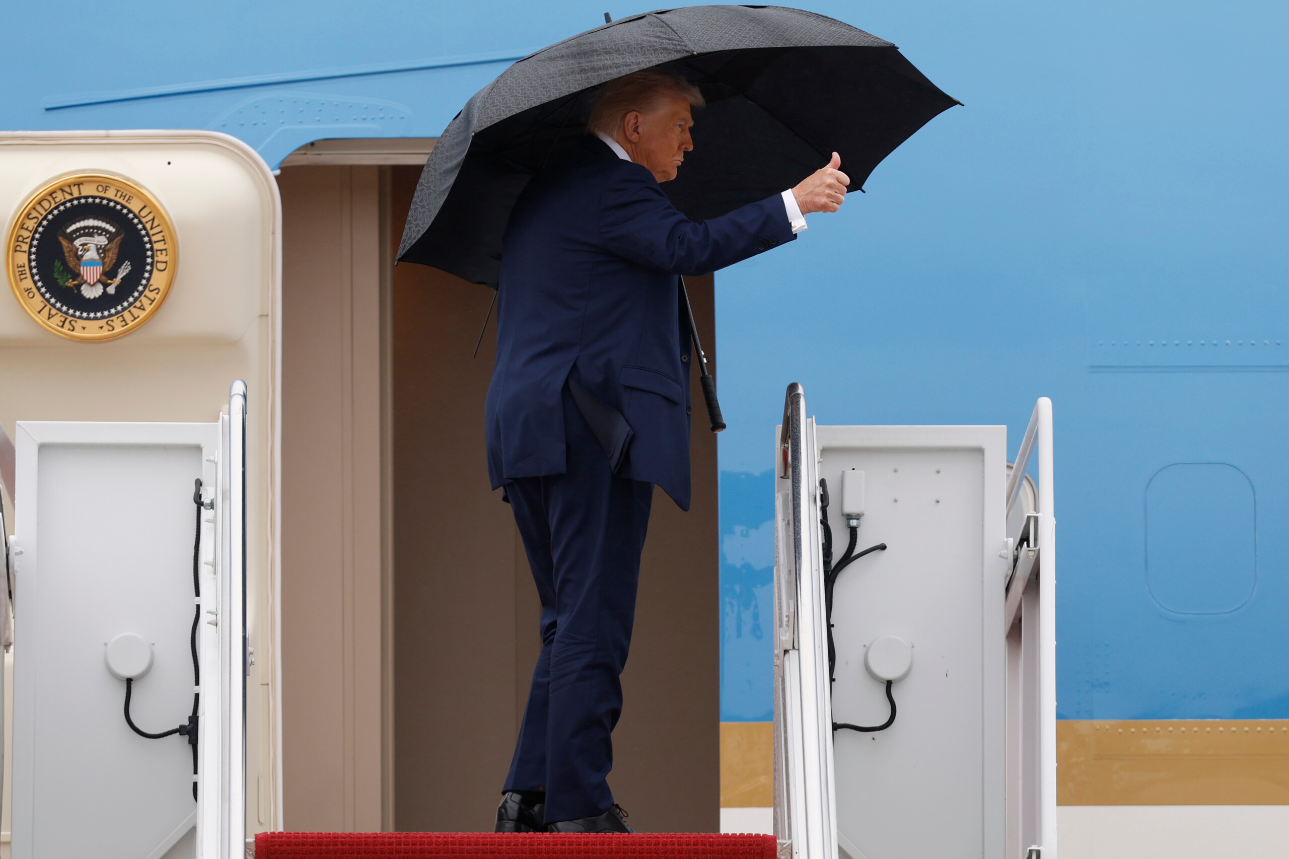gaza trump atterrit en israel a bord dair force one scaled