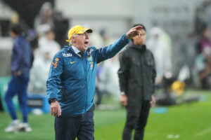 le bresil dancelotti battu a tokyo le japon remporte le match 3 2 apres avoir ete mene