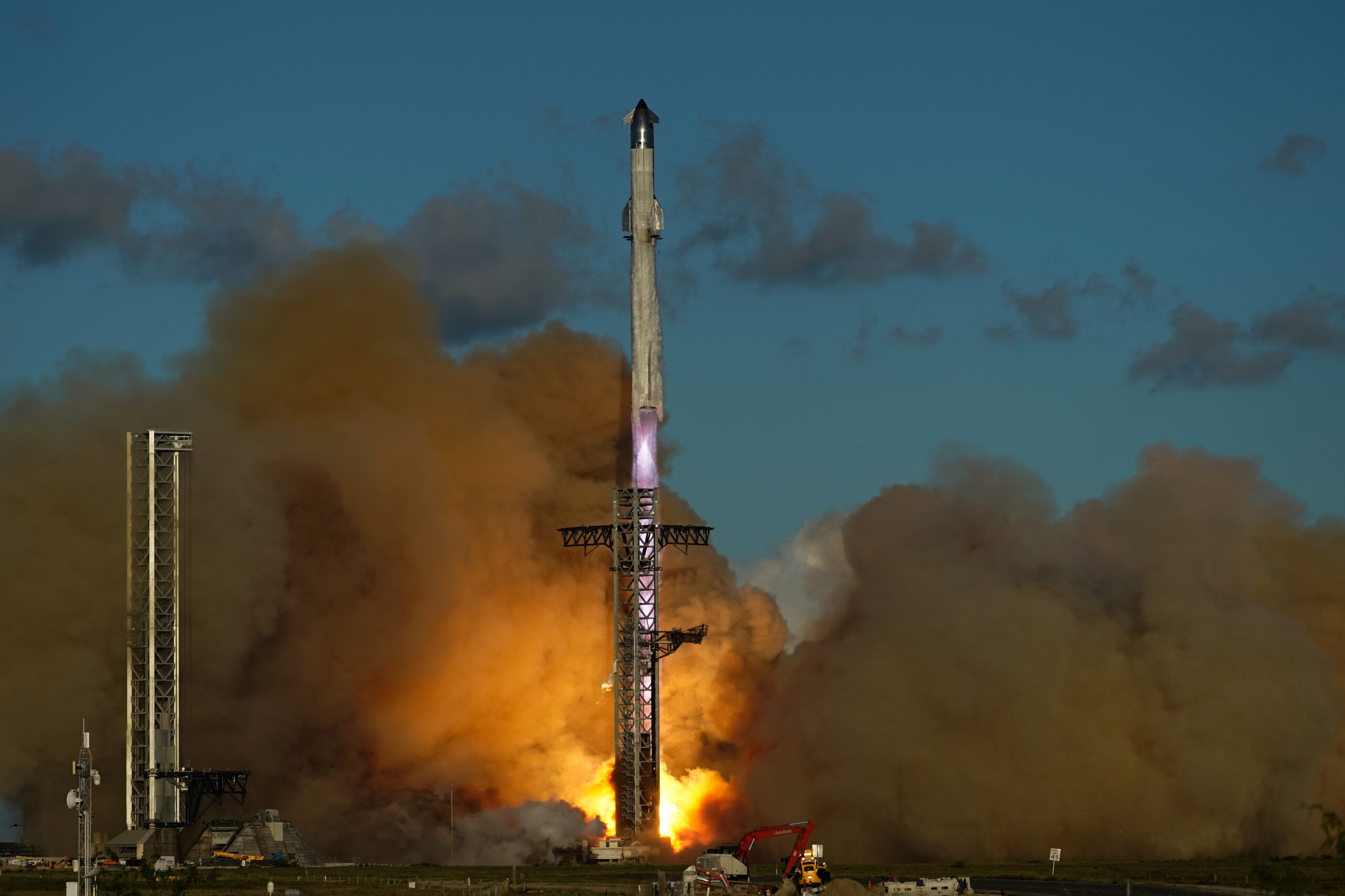 spacex lance le 11e essai du vaisseau starship scaled