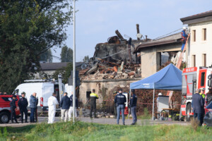explosion a verone vendredi a padoue les funerailles des trois carabiniers tues