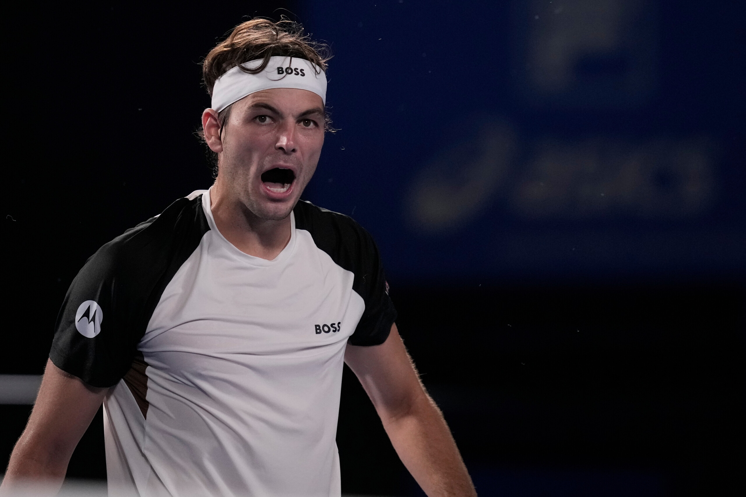 tennis six kings slam fritz bat zverev et affrontera alcaraz en quarts de finale scaled