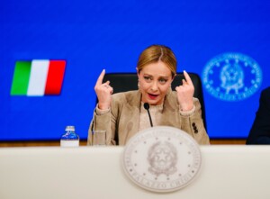 manoeuvre meloni utilisez au mieux les rares ressources disponibles