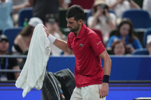 tennis six kings slam djokovic abandonne apres un set fritz troisieme