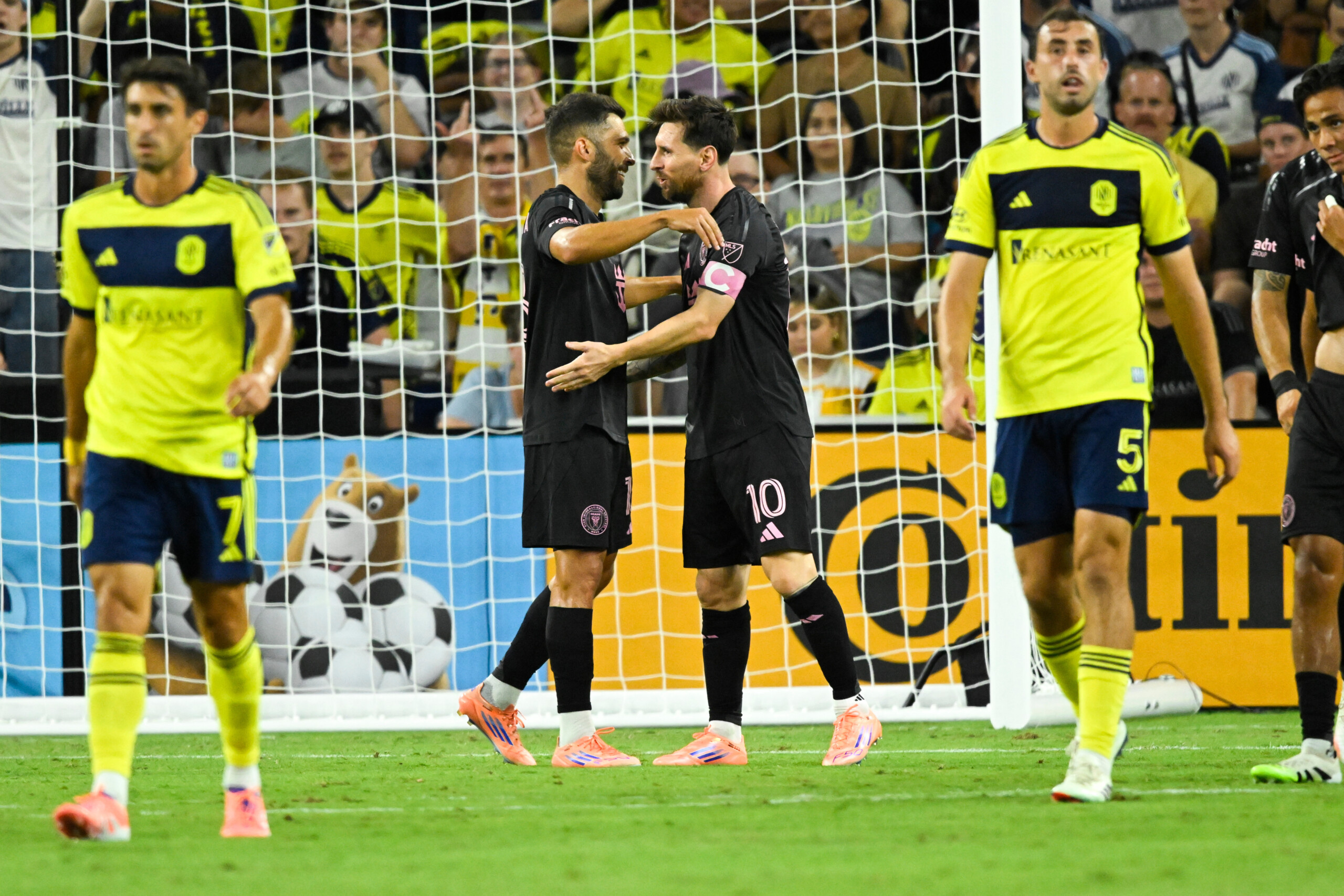 football mls messi realise un triple lors du match inter miami nashville et devient le roi des buteurs scaled