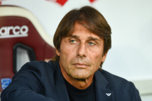 conte avec un doute sur mctominay le psv est dangereux il faut un napoli equilibre