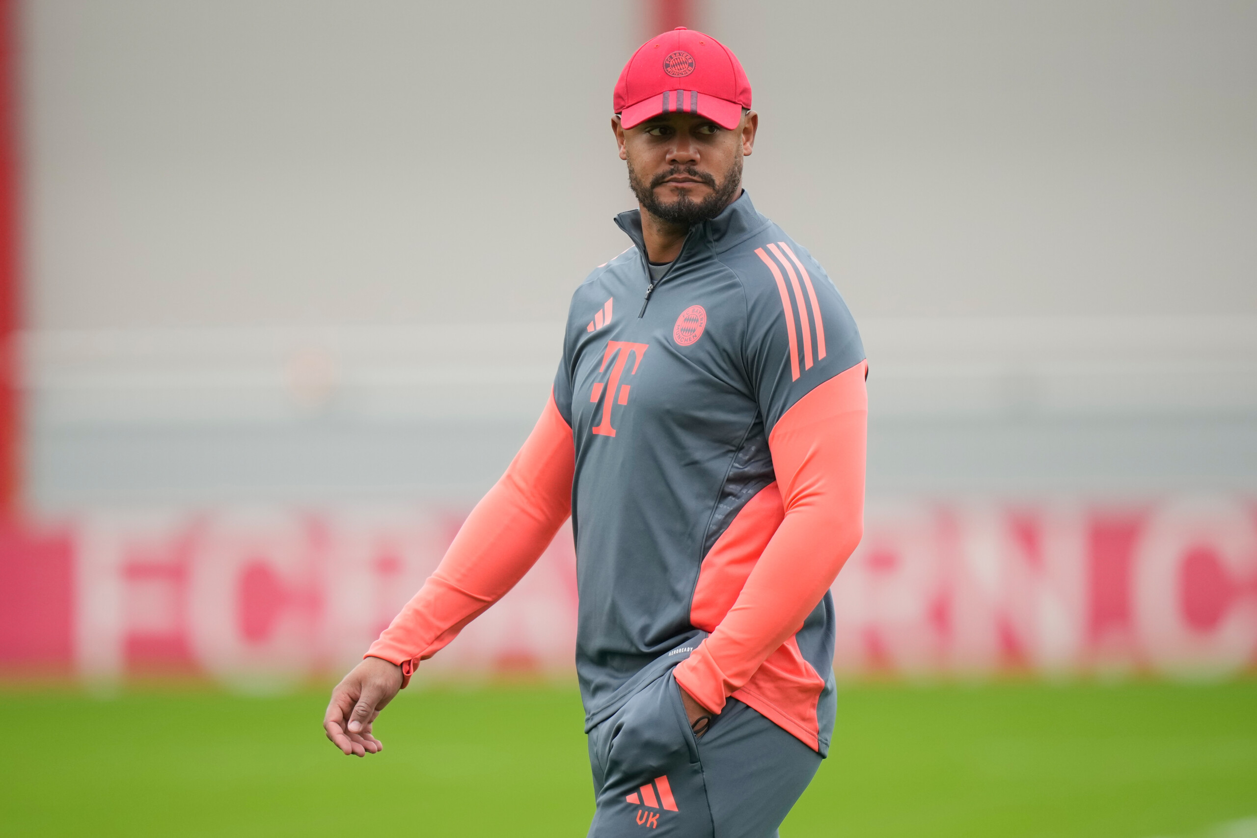football bayern munich lentraineur kompany prolonge son contrat jusquen 2029 scaled