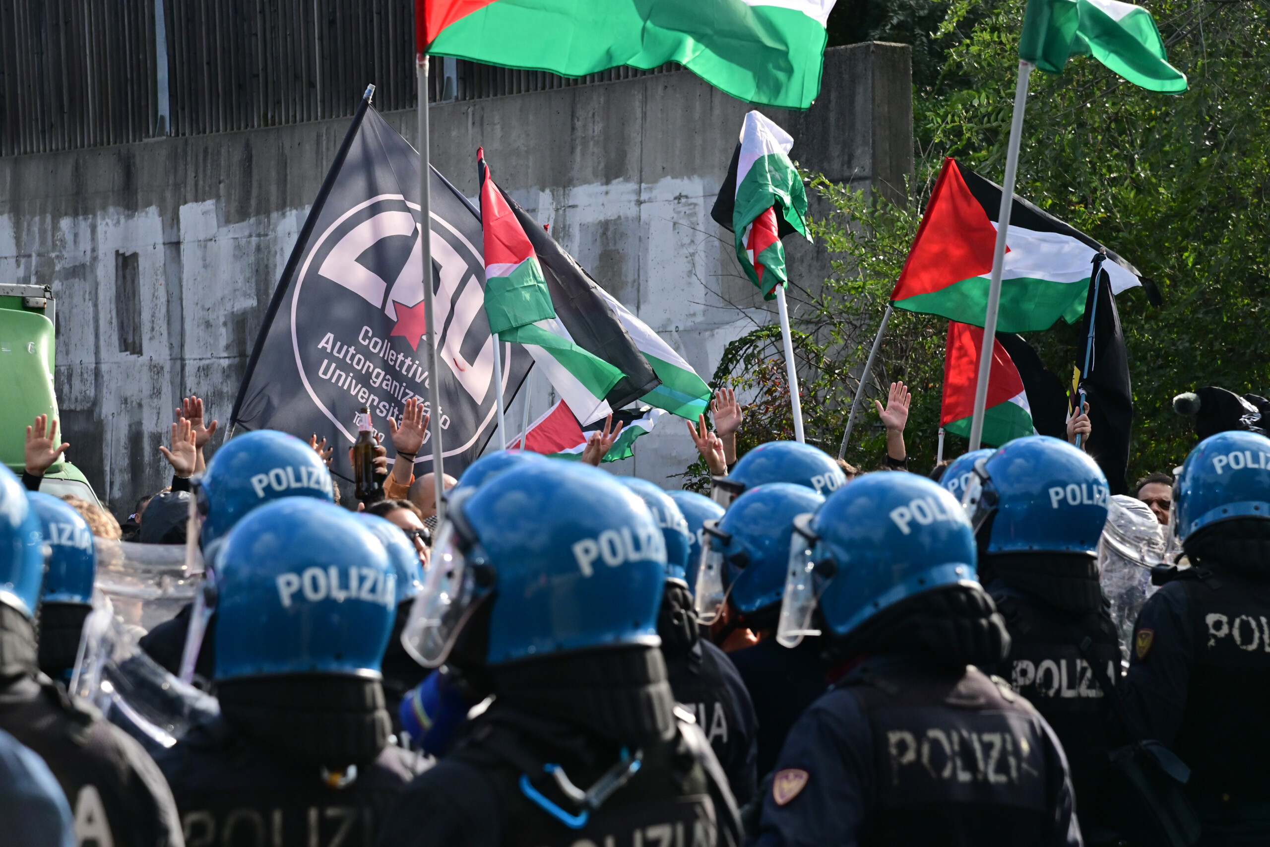 gaza affrontements entre manifestants pro pal et forces de lordre a turin scaled