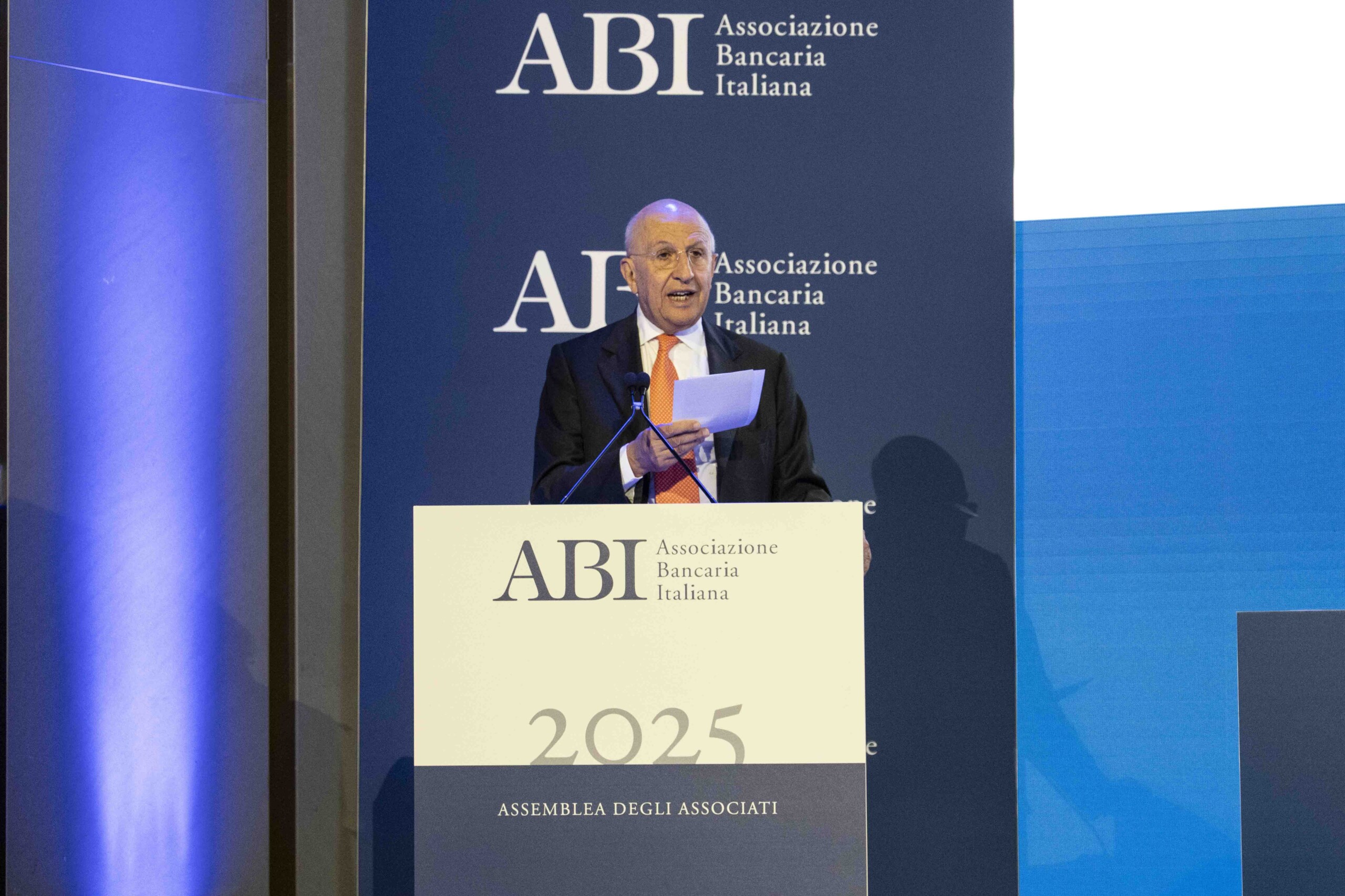 Manœuvre, Patuelli (Abi) : « Je ne participe pas à la polémique, les impôts sur les revenus des banques dépassent 50 % » 1 manoeuvre patuelli abi je ne participe pas a la polemique les impots sur les revenus des banques depassent 50 scaled