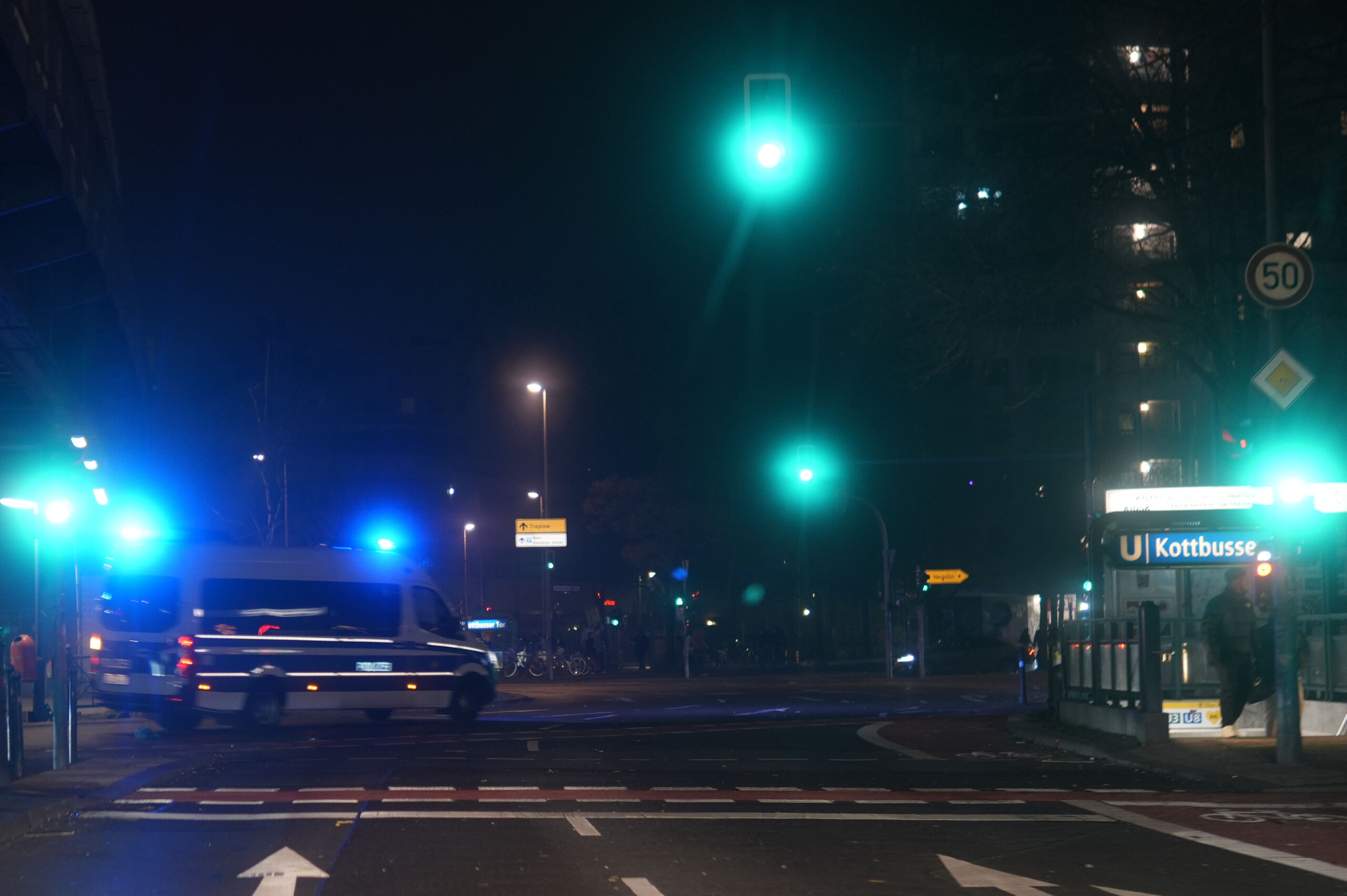 Allemagne : l'icône berlinoise de la drague fait l'objet d'une enquête pour pornographie enfantine 1 allemagne licone berlinoise de la drague fait lobjet dune enquete pour pornographie enfantine scaled