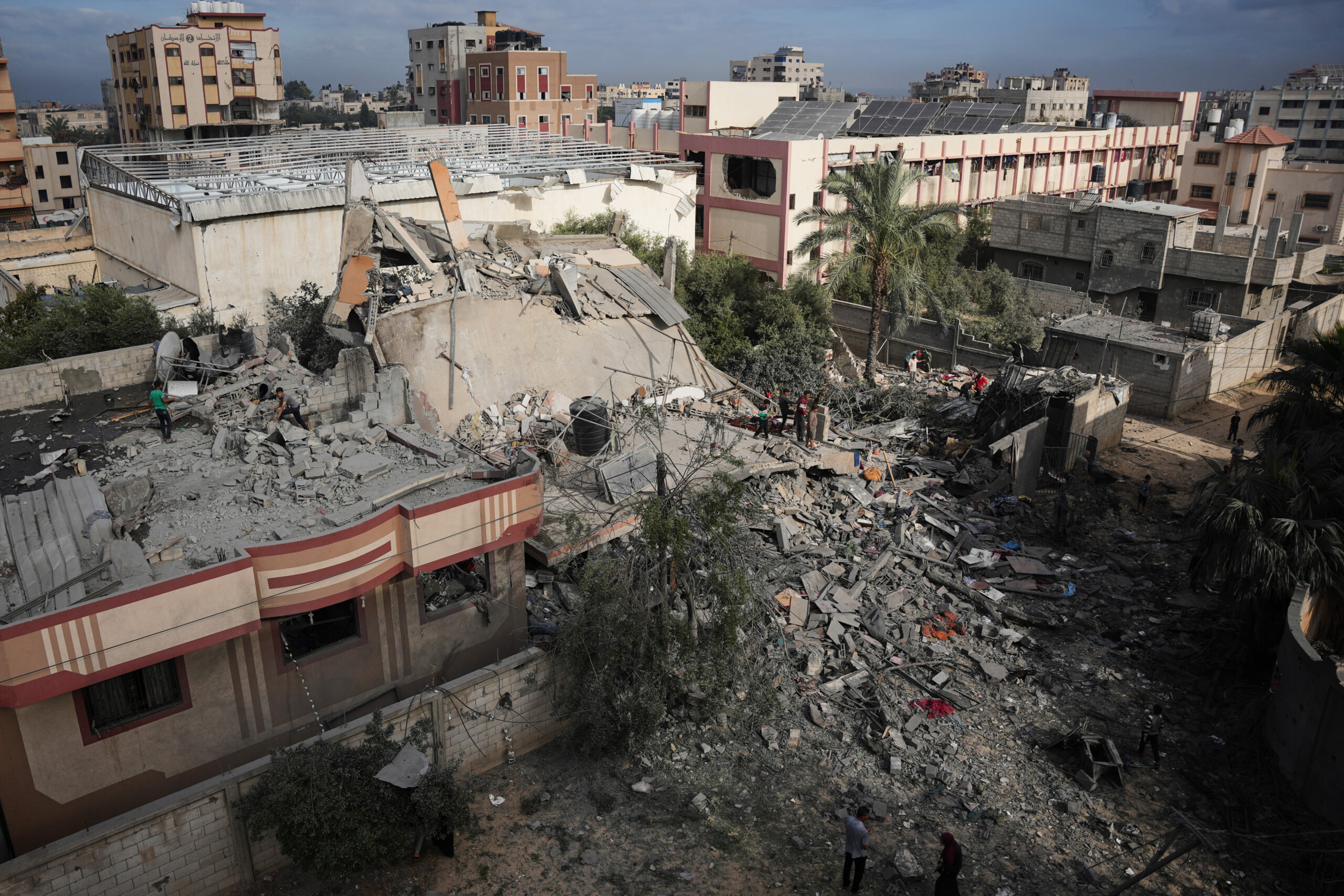 Gaza, UE : « Nous surveillons la situation, toutes les parties doivent respecter le cessez-le-feu » 1 gaza ue nous surveillons la situation toutes les parties doivent respecter le cessez le feu scaled