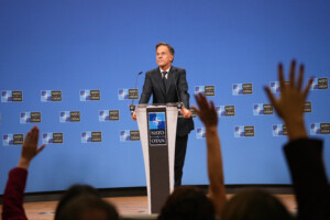 otan etats unis la reduction du nombre de soldats nest pas un retrait de leurope