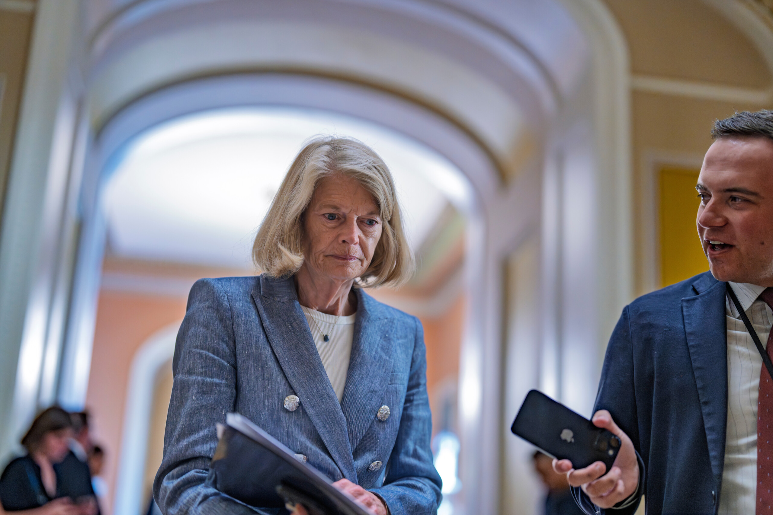 droits de douane le senat americain vote contre trump pour lever les taxes sur le canada scaled