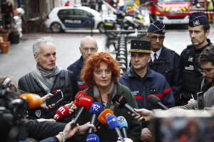 france procureur de paris cinq nouvelles arrestations pour le vol au louvre