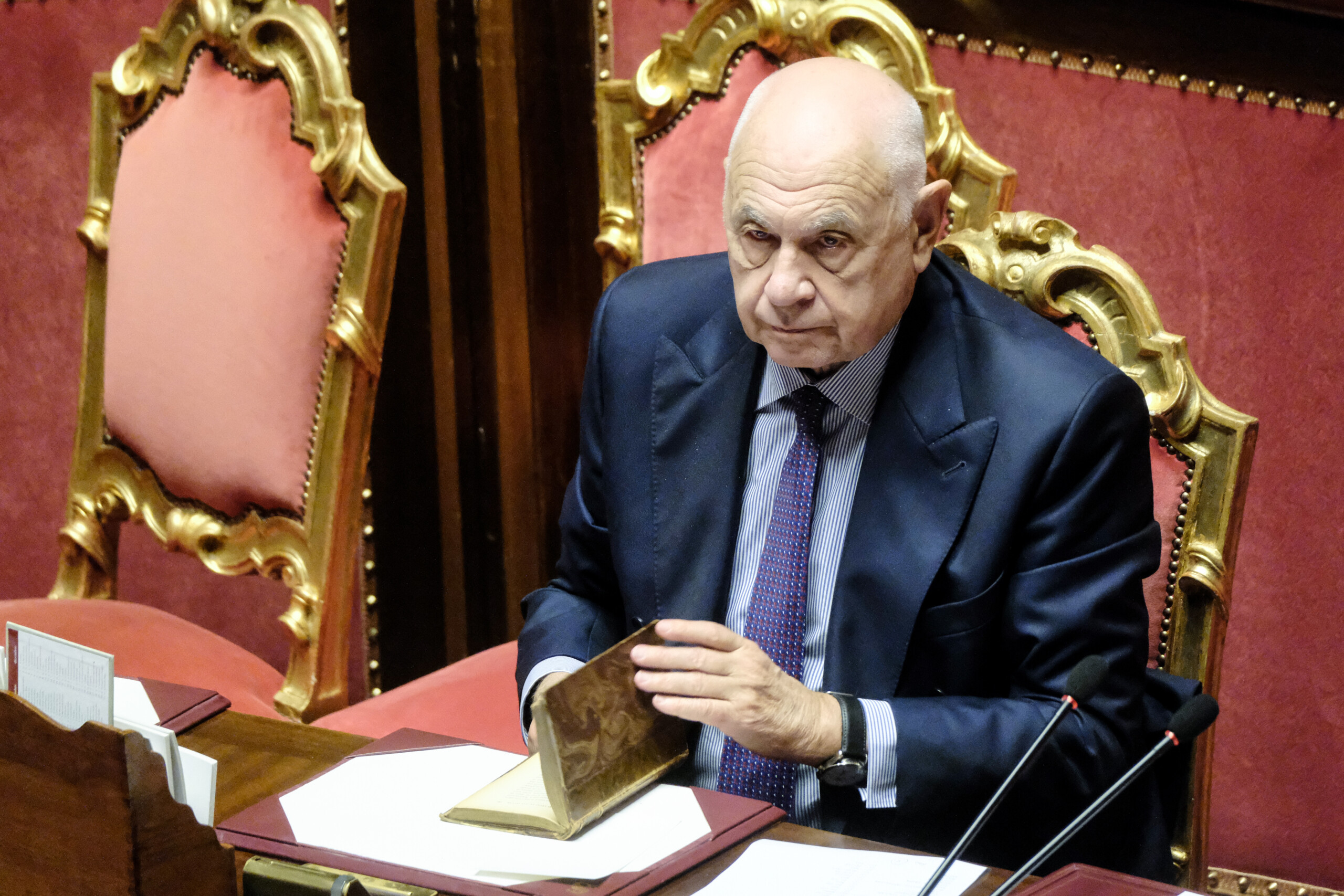 Séparation des carrières : feu vert définitif au Sénat avec 112 voix pour 1 separation des carrieres feu vert definitif au senat avec 112 voix pour scaled