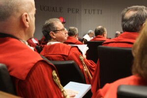 separation des carrieres fi a partir de demain collecte de signatures au parlement pour un referendum