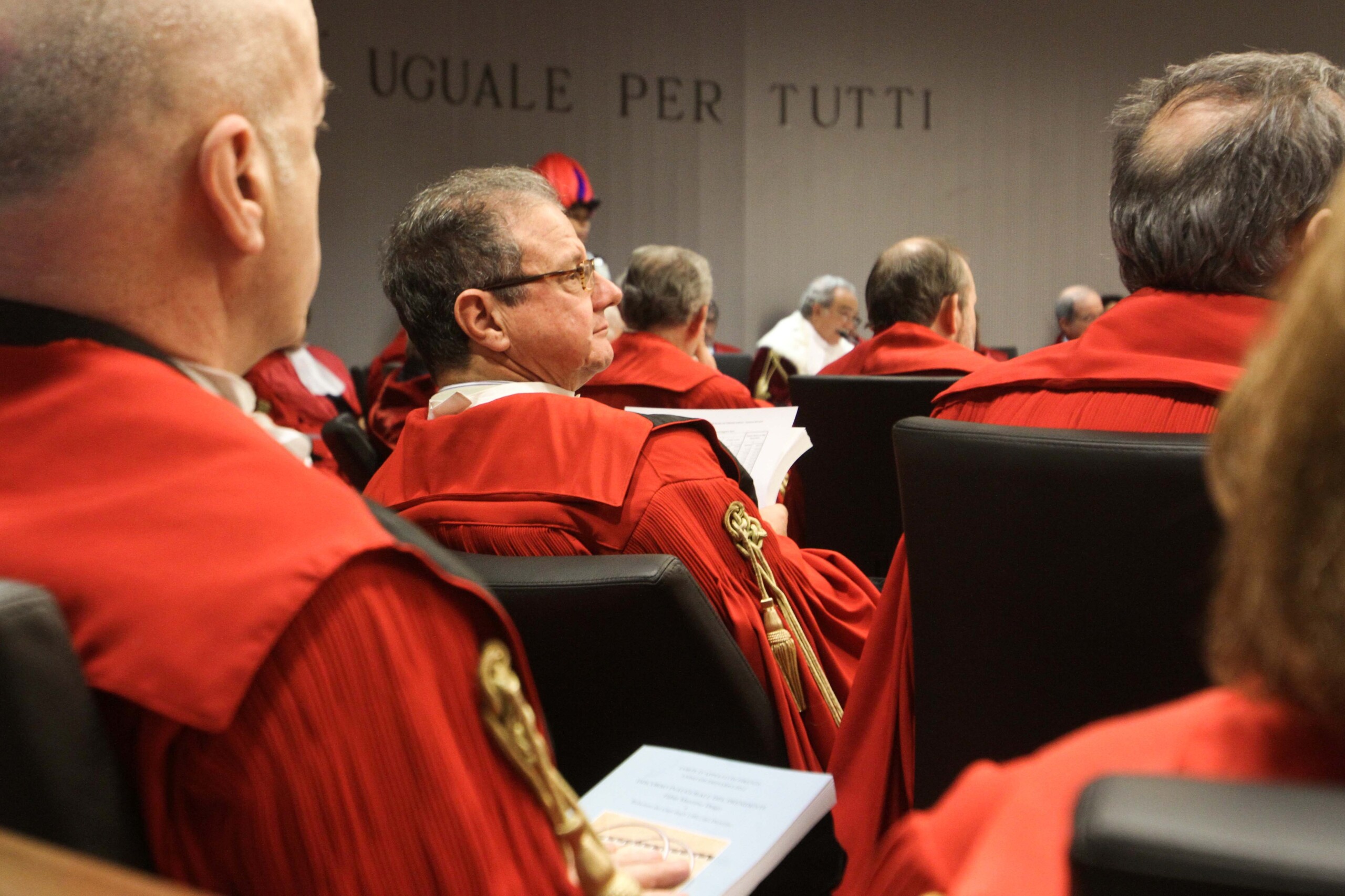 separation des carrieres fi a partir de demain collecte de signatures au parlement pour un referendum scaled
