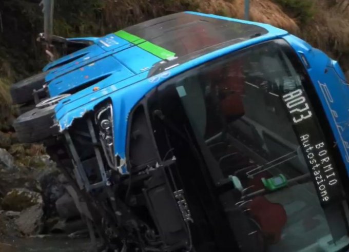 Accidents de la route : un bus scolaire tombe dans un torrent, 5 blessés à Valfurva 1 accidents de la route un bus scolaire tombe dans un torrent 5 blesses a valfurva